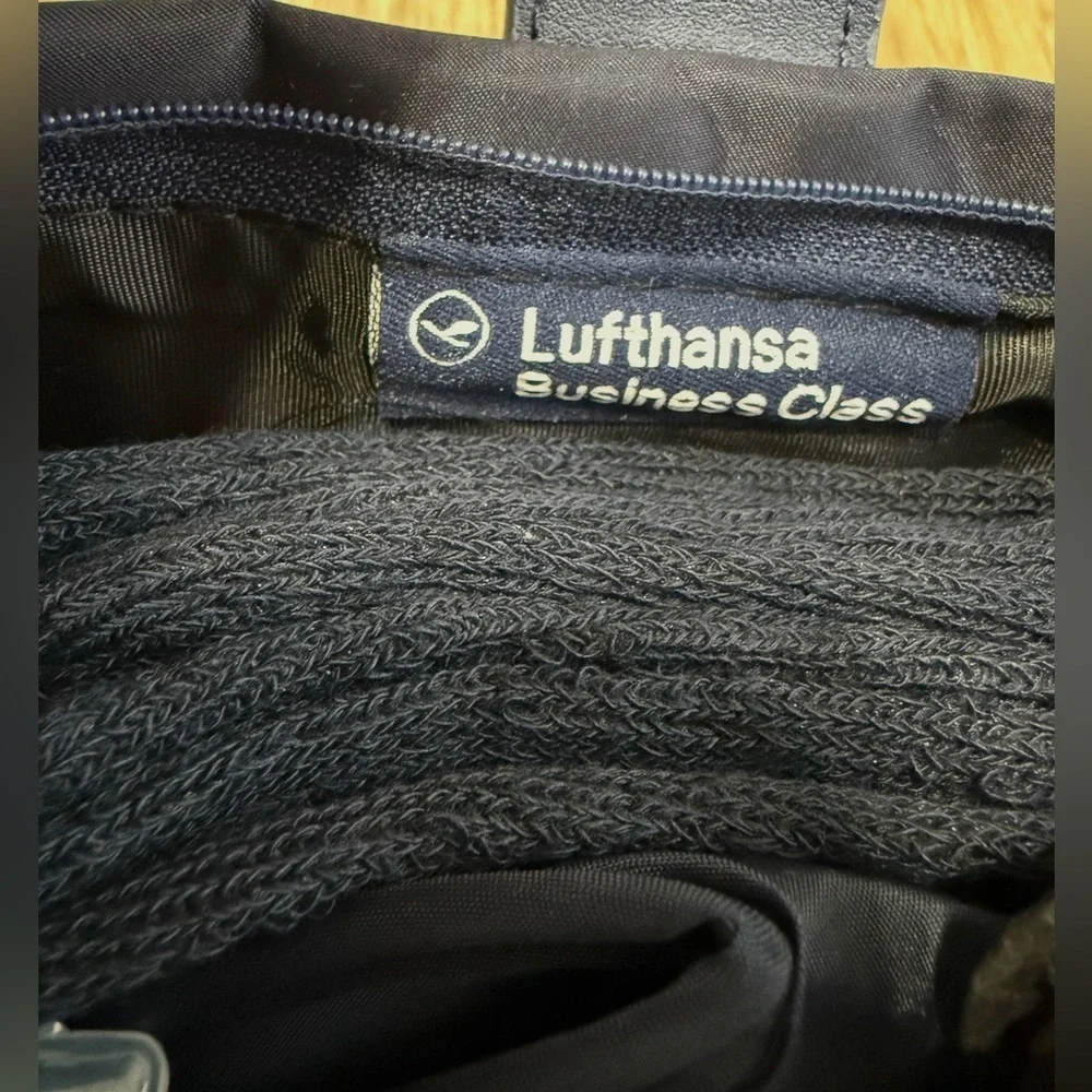 Lufthansa Business Class Amenity Kit Navy Complete